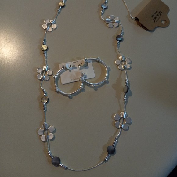 36" silver floral necklace and silver hoops with clear studs - Picture 1 of 5